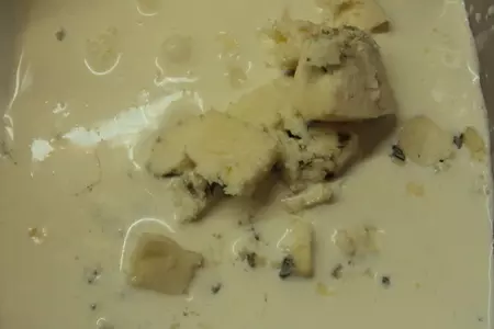 Панна котта с горгонзолой, грушей и орехами: шаг 2