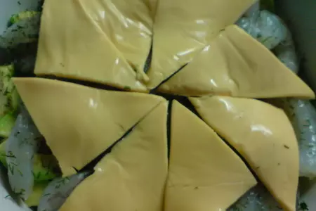 Рыба, запеченная с креветками и авокадо: шаг 6