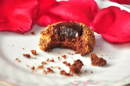 Шоколадно-фундуковые отпечатки(chocolate - hazelnut thumbprints): шаг 5