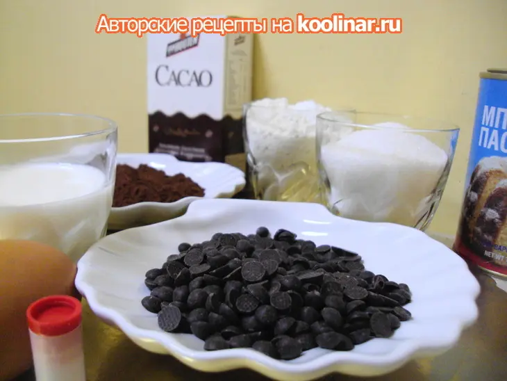 Шоколадные маффины в белой шубке: шаг 1