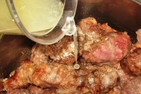 Пикантная баранина с оливками - agnello alle olive: шаг 4
