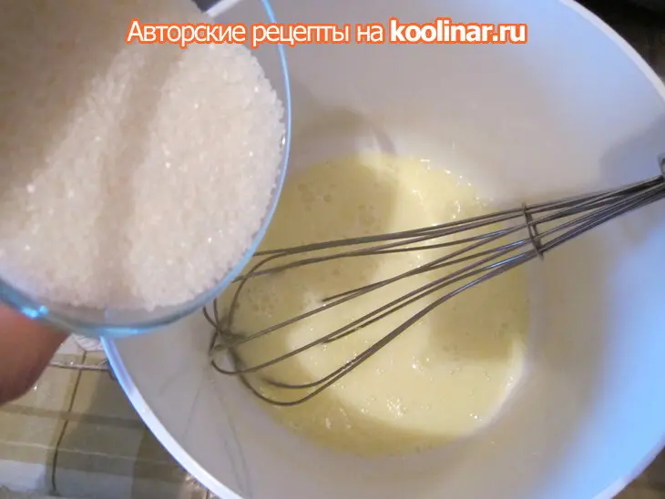 Медовик со сметанно-банановым кремом: шаг 2