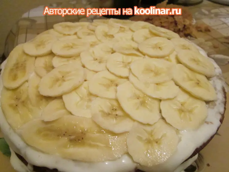 Медовик со сметанно-банановым кремом: шаг 4