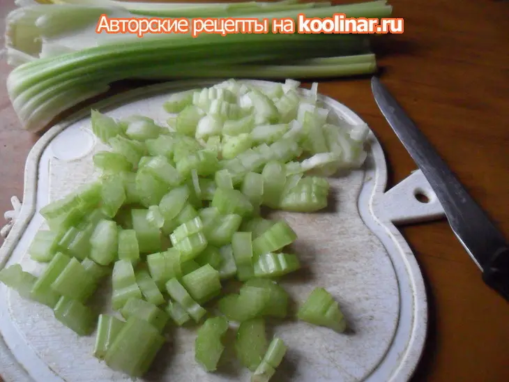 Крем - суп из сельдерея с голубым сыром: шаг 2