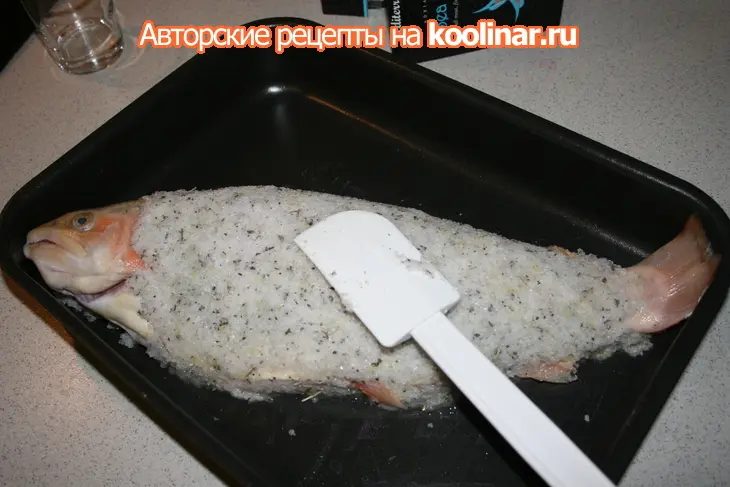 Рыба запеченная в прянной соли: шаг 3