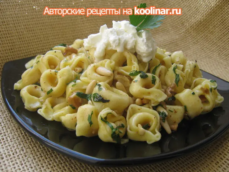 Тортеллини с соусом из орехов и зелени под сырным кремом (tortellini with nutty herb sauce): шаг 2