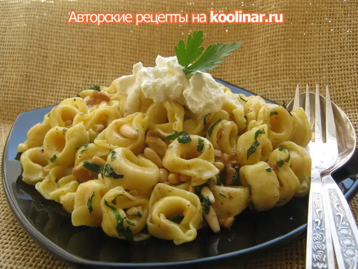 Тортеллини с соусом из орехов и зелени под сырным кремом (tortellini with nutty herb sauce): шаг 3
