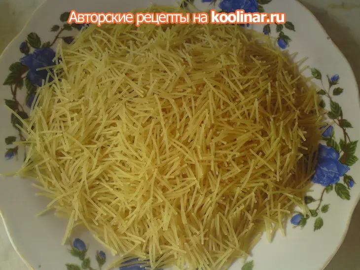 Диетический вермишелевый суп с  тертыми овощами: шаг 3