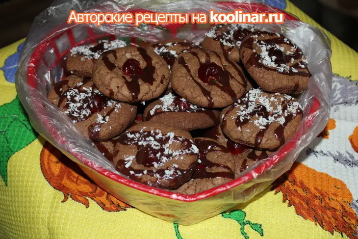 Шоколадное печенье с сушеной вишней: шаг 6