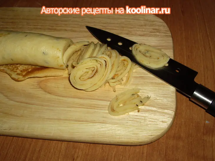 Блинный салат с копчёной курицей: шаг 4