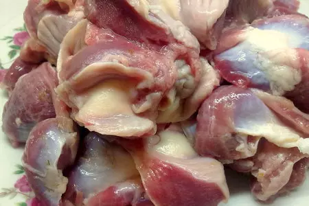 Куриные желудочки, шампиньоны и вяленые овощи.: шаг 1