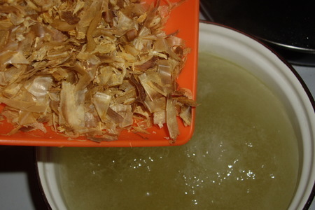 Японский домашний суп с фрикадельками из кальмара и имбиря: шаг 9