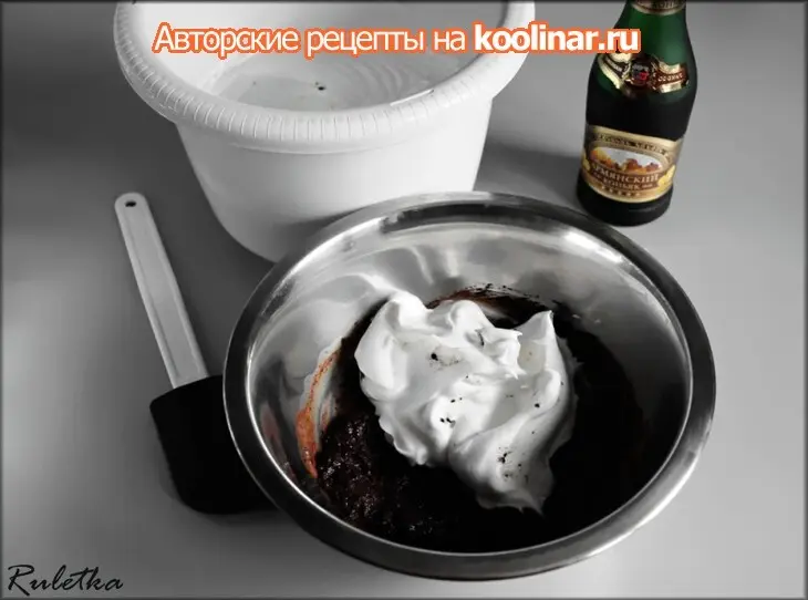 Шоколадно-коньячный мусс с сырным кремом и пряной вишней "зимний вечер".: шаг 5