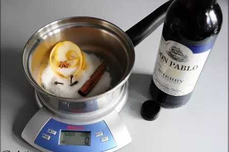 Шоколадно-коньячный мусс с сырным кремом и пряной вишней "зимний вечер".: шаг 11