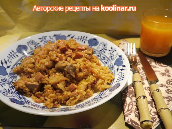 Капуста, тушенная с рисом и мясным ассорти: шаг 4
