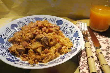 Капуста, тушенная с рисом и мясным ассорти: шаг 4