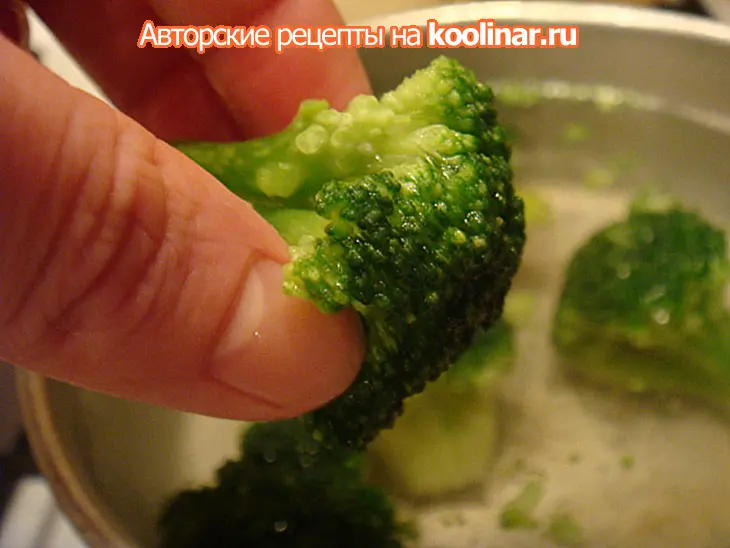 Семга с броколли, запеченная в пергаментных лодочках: шаг 2