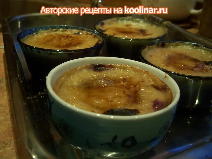Тропический банановый крем  с ананасом и ягодами: шаг 6