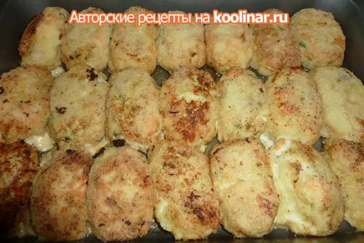 Пестрые рыбно - сливочные котлеты, невероятно нежные: шаг 7
