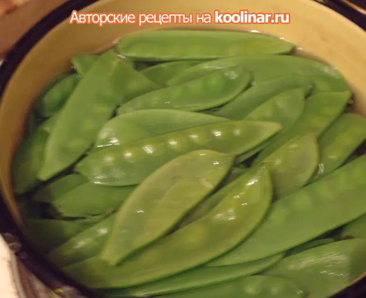 Восточный овощной салат с вкуснейшим арахисовым соусом: шаг 2
