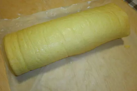 Закусочный рулет "рождественское полено": шаг 3