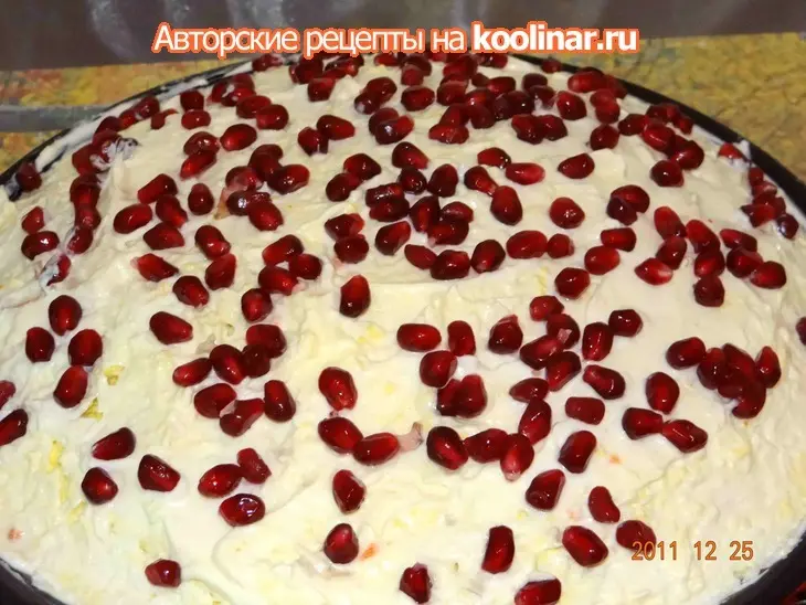 Новогодний салат "селедка под гранатовой шубкой": шаг 1