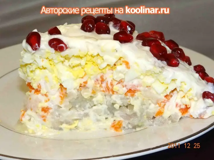 Новогодний салат "селедка под гранатовой шубкой": шаг 3