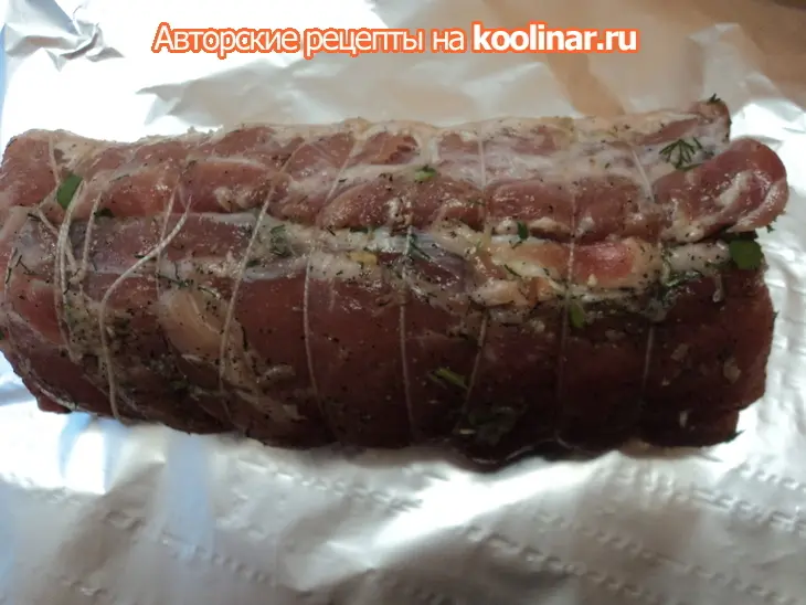 Корейка, фаршированная сыром, орехами и зеленью.: шаг 4