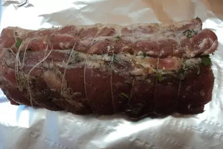 Корейка, фаршированная сыром, орехами и зеленью.: шаг 4