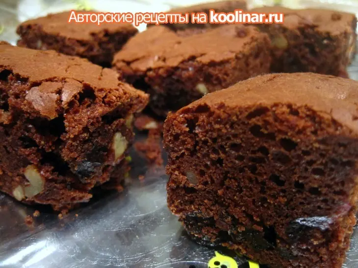 Брауни шоко с захмелевшим черносливом и грецкими орехами: шаг 1