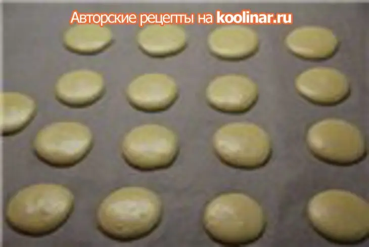 Манговые макаронс: шаг 5