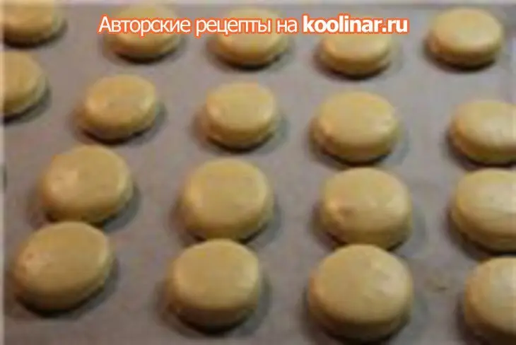 Манговые макаронс: шаг 6