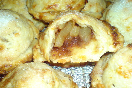 Пирожки из песочного теста с сыром и яблоками: шаг 9