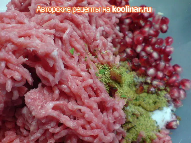 Котлеты в беконе с гранатовыми зёрнами ("ленивое" блюдо,но вкусное): шаг 2