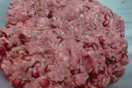 Котлеты в беконе с гранатовыми зёрнами ("ленивое" блюдо,но вкусное): шаг 4