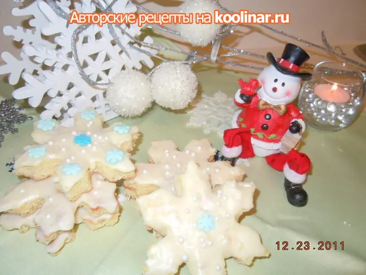 Печенье новогоднее мягкое бисквитное с тонким хрустящим шоколадом: шаг 2