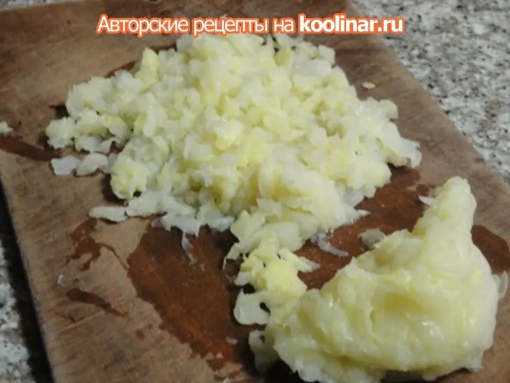 Пхали из капустных листьев: шаг 5