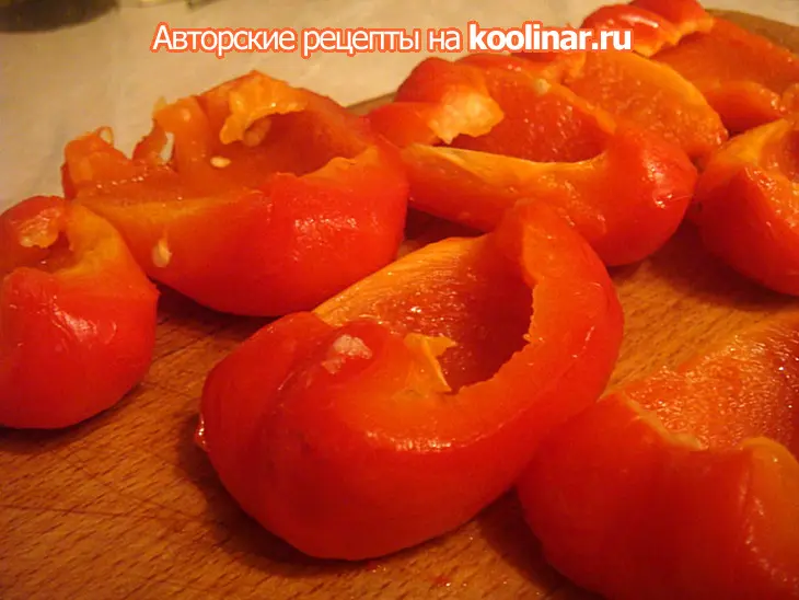 Закуска башмачки из печеного перца (к новогоднему столу): шаг 3