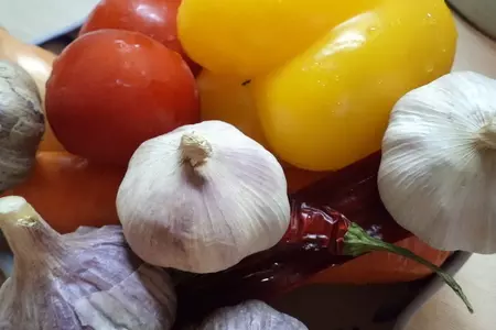 Фасоль в горшочках с овощами и много- много чеснока!!! (дуэль): шаг 2