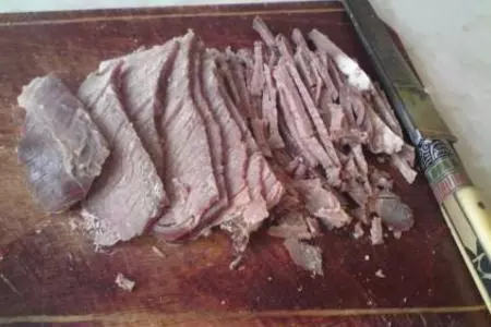Салат из говядины с редькой и репчатым луком с любовью: шаг 1