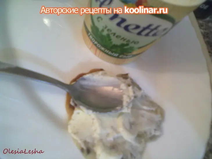 Рулеты из оладушек...с грибами и творожным сыром "на зубок"))): шаг 9