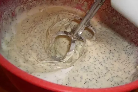 Молочные маффины с маком и вареной сгущенкой: шаг 5