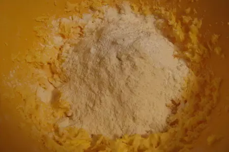 Миндальное печенье с мандариновой цедрой: шаг 2