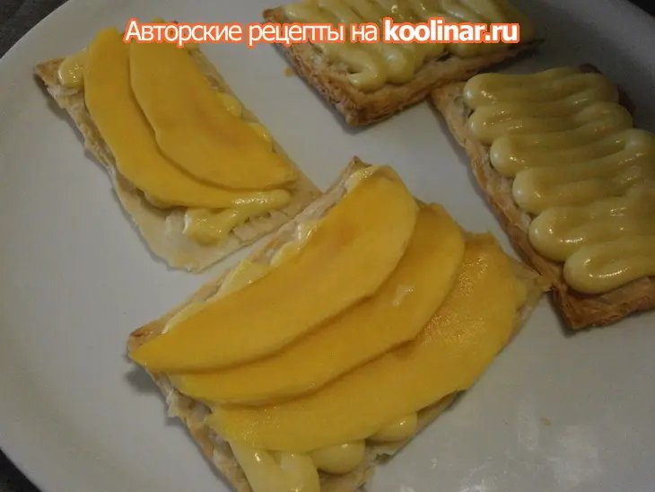 Пирожное из слоёного теста с кремом и манго.("mango mille feuille"): шаг 6