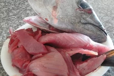 Рыбный суп с тунцом и апельсинами: шаг 1