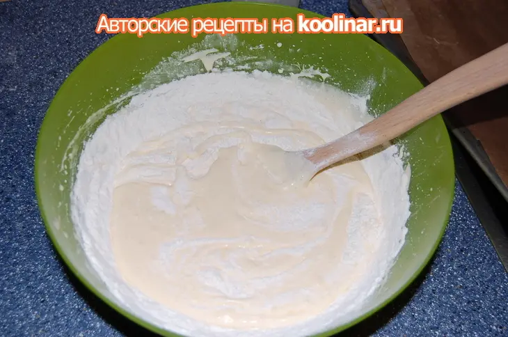 Бисквитный рулет с абрикосовым джемом: шаг 3