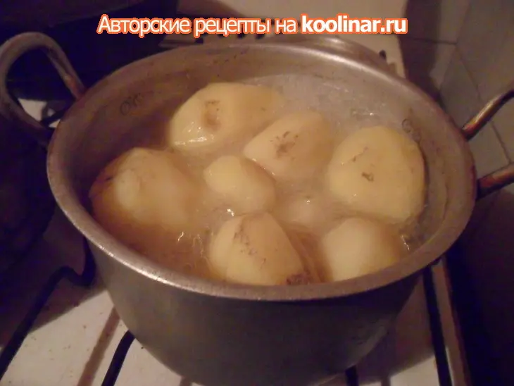 Картофельные зразы с сыром и зеленью: шаг 1