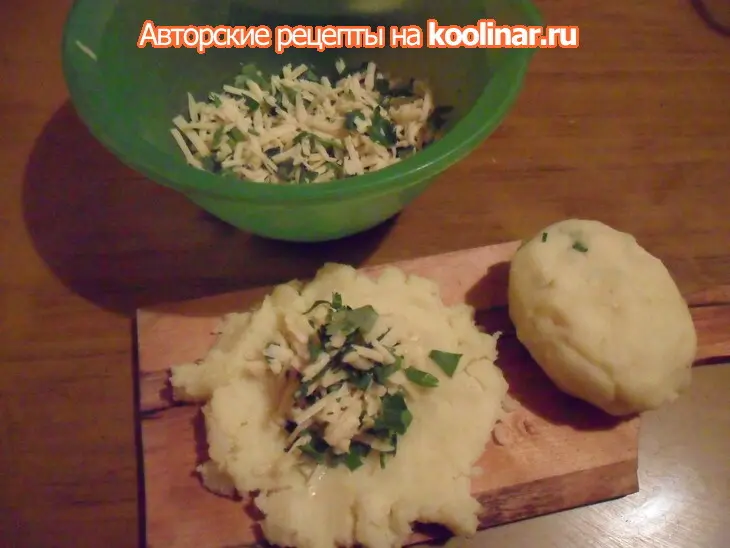 Картофельные зразы с сыром и зеленью: шаг 4
