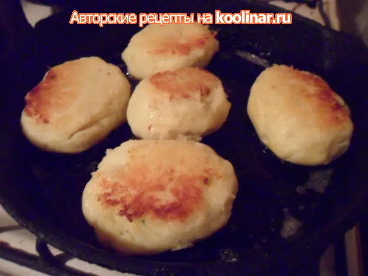 Картофельные зразы с сыром и зеленью: шаг 5
