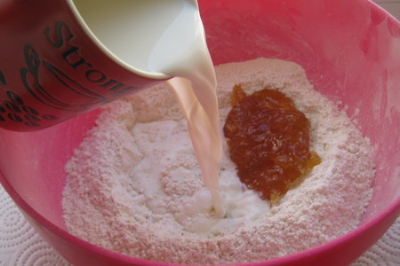Сконы - булочки к завтраку с кардамоном и джемом (cardamom marmalade scones): шаг 3